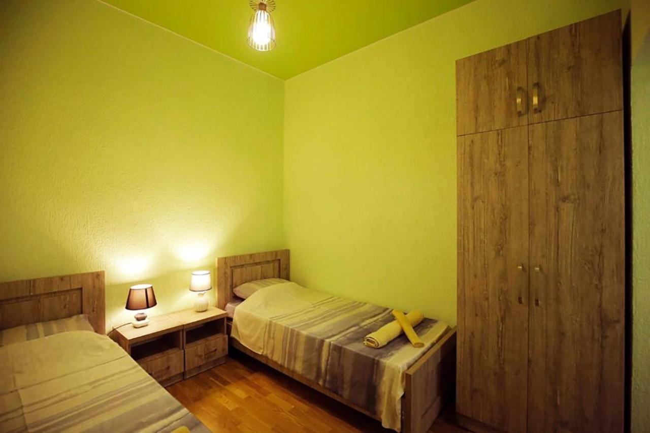 Nickos Hotel Kutaisi Eksteriør bilde