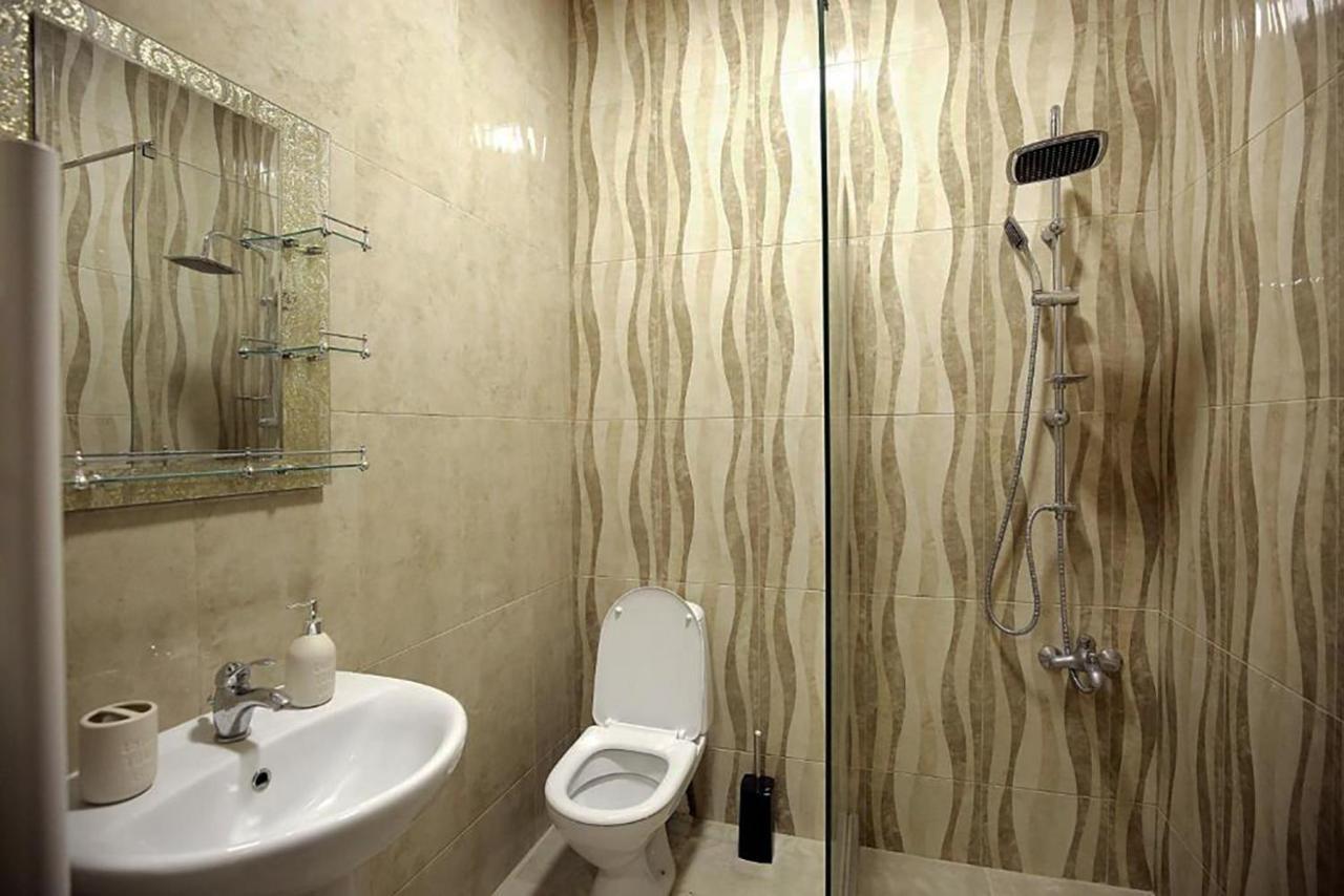 Nickos Hotel Kutaisi Eksteriør bilde