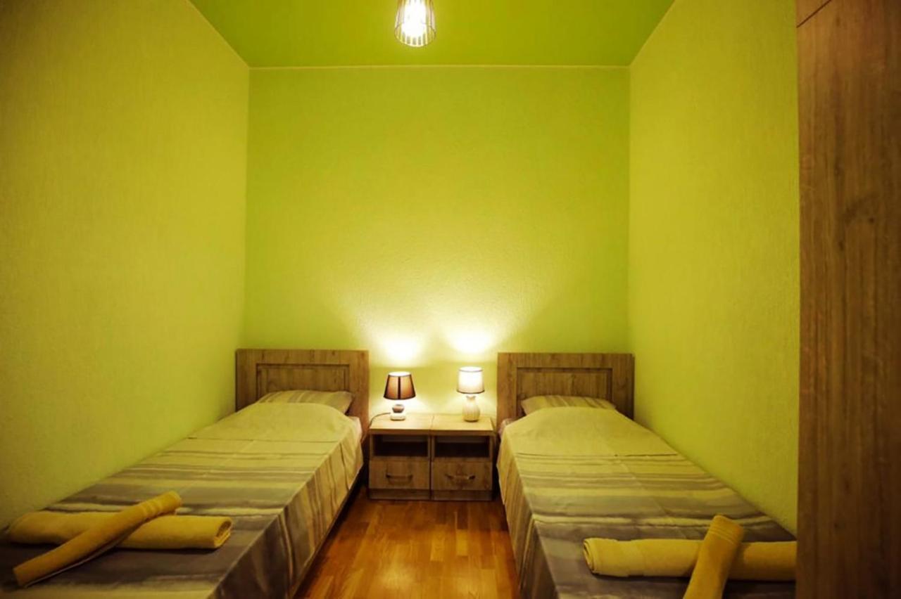 Nickos Hotel Kutaisi Eksteriør bilde