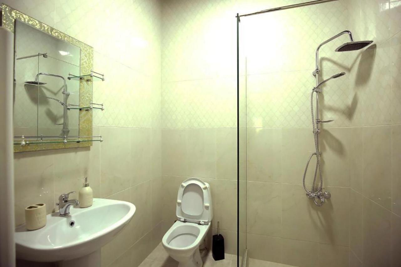 Nickos Hotel Kutaisi Eksteriør bilde