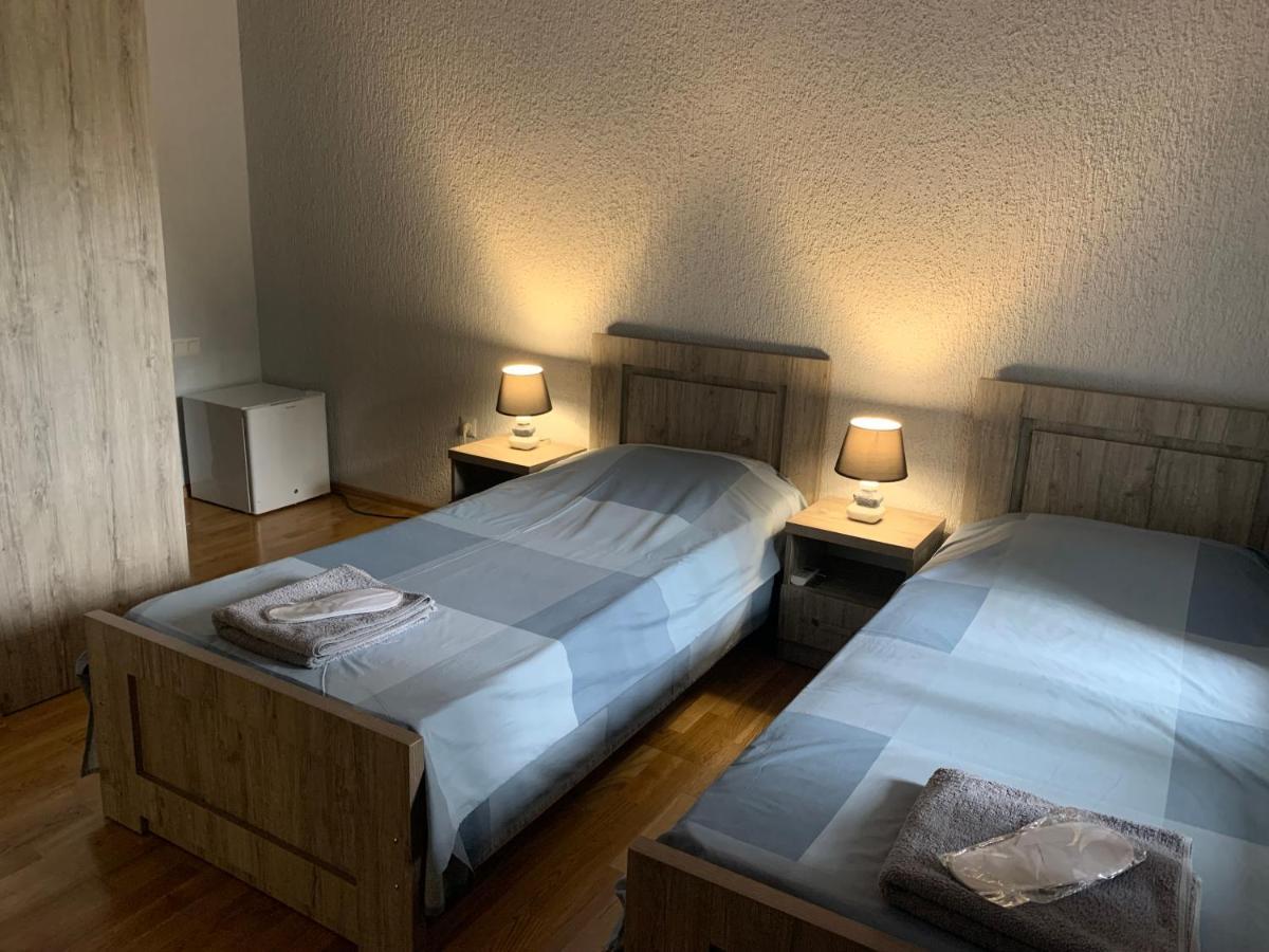 Nickos Hotel Kutaisi Eksteriør bilde